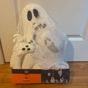 NEW lawn 20" Ghosts Scene Setter Halloween
Decorative Prop Kit -‎ Hyde and EEK